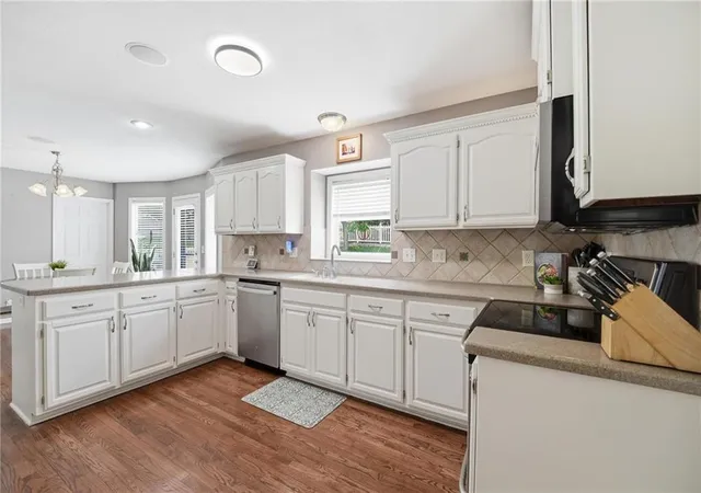Photo 3 of Single family home for sale at 10926 N Holly St, Kansas City, MO 64155 | MLS# 2627148 | Listing updated on 2026-09-05