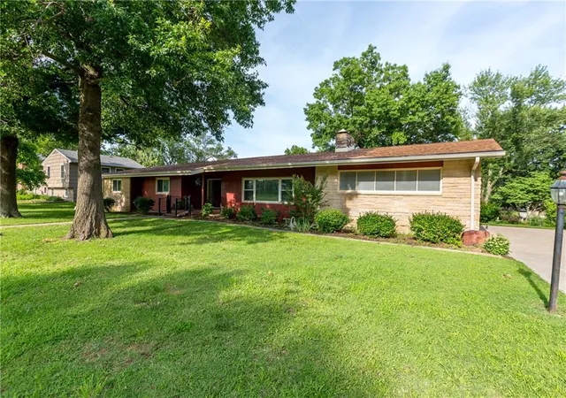 Homes for sale in Burlington, KS | Jarboe St, Burlington, KS 66839 | MLS# 2627150