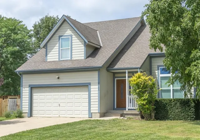 1st image of 21705 S Race St, Spring Hill, KS 66083 | MLS# 2627151