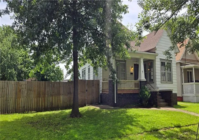 Homes for sale in Pittsburg, KS | 906 N Pine St, Pittsburg, KS 66762 | MLS# 2627161