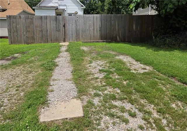 Homes for sale in Pittsburg, KS | 906 N Pine St, Pittsburg, KS 66762 | MLS# 2627161