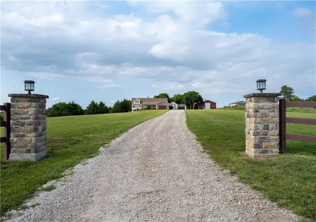Homes for sale in Baldwin City, KS | 1028 N 600 Rd, Baldwin City, KS 66006 | MLS# 2627164