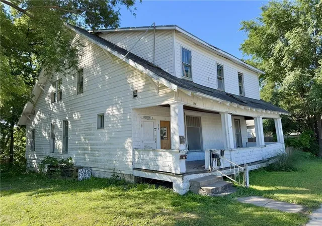 Photo 4 of Single family home for sale at 510 Main St, Trenton, MO 64683 | MLS# 2627170 | Listing updated on 2026-07-01