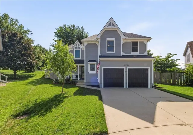 3rd image of 21901 W 47Th Ter, Shawnee, KS 66226 | MLS# 2627172