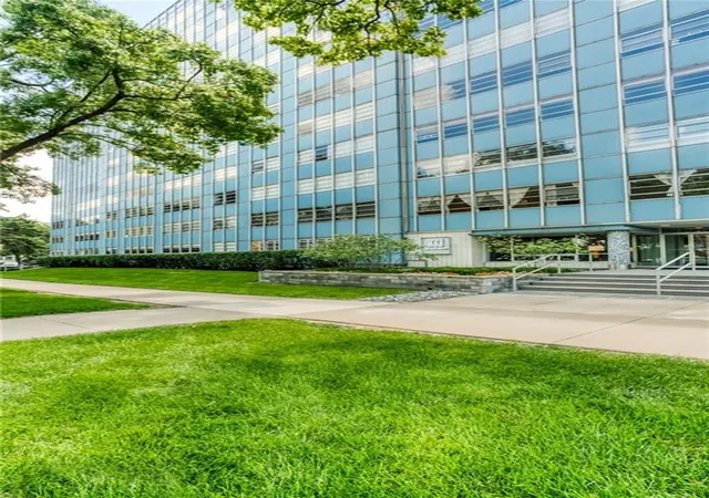 3rd image of 333 W Meyer Blvd #209, Kansas City, MO 64113 | MLS# 2627174