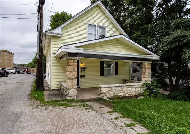 Photo 2 of Multi family home for sale at 1111 W 44th Street, Kansas City, MO 64111 | MLS# 2627188 | Listing updated on 2026-09-01