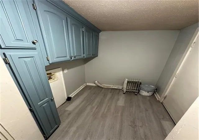 Listing Photo 2 - Condo for sale in building located at 1111 W 44th St, Kansas City, MO 64111