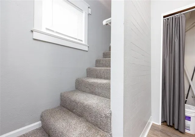 Listing Photo 5 - Condo for sale in building located at 1111 W 44th St, Kansas City, MO 64111