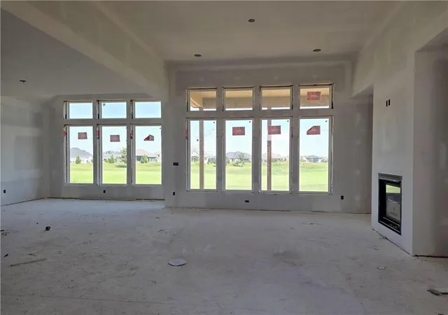 Photo 4 of Single family home for sale at 4413 Tee Box Dr, Basehor, KS 66007 | MLS# 2627190 | Listing updated on 2026-09-01