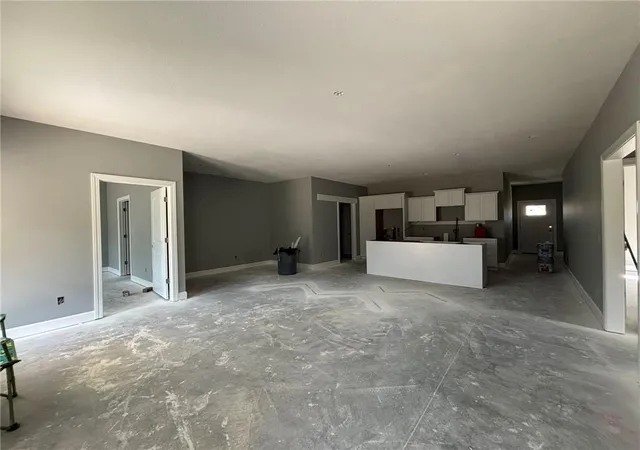 Photo 3 of Single family home for sale at 4810 S Crk Woods Dr, Saint Joseph, MO 64507 | MLS# 2627191 | Listing updated on 2026-08-26