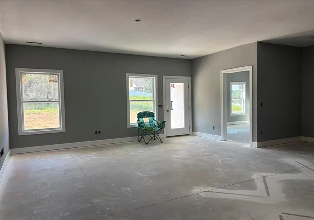 Photo 5 of Single family home for sale at 4810 S Crk Woods Dr, Saint Joseph, MO 64507 | MLS# 2627191 | Listing updated on 2026-08-26