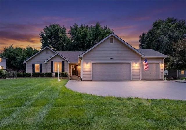 Homes for sale in Lawrence, KS | 1905 River Ridge Rd, Lawrence, KS 66044 | MLS# 2627193