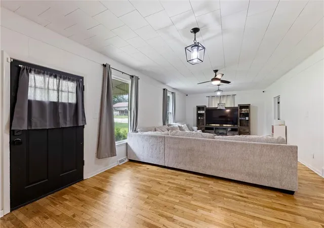Homes for sale in Leavenworth, KS | 667 Thornton St, Leavenworth, KS 66048 | MLS# 2627208