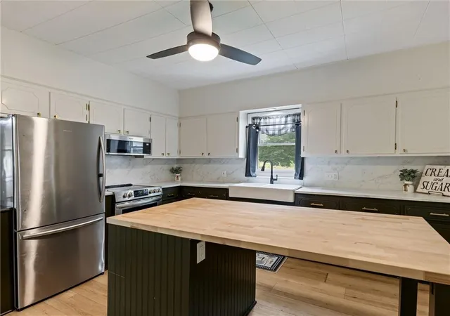 Homes for sale in Leavenworth, KS | 667 Thornton St, Leavenworth, KS 66048 | MLS# 2627208