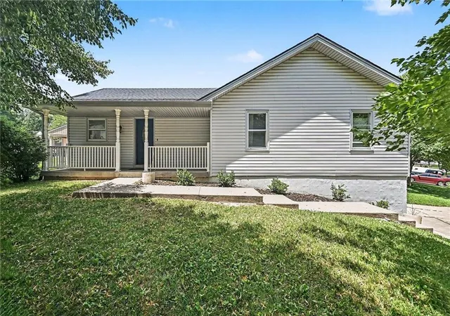 Homes for sale in Kearney, MO | 1720 Regency Dr, Kearney, MO 64060 | MLS# 2627221