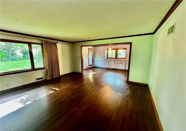 Photo 4 of Sale Pending at 403 Lawn Ave, Maryville, MO 64468 | MLS# 2627222 | Listing updated on 2026-09-26