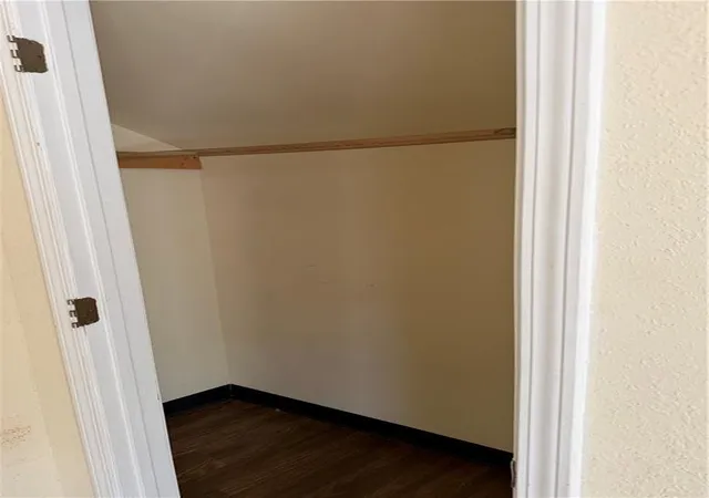 Photo 29 of Sale Pending at 904 Vine St, Saint Joseph, MO 64503 | MLS# 2627227 | Listing updated on 2026-08-29