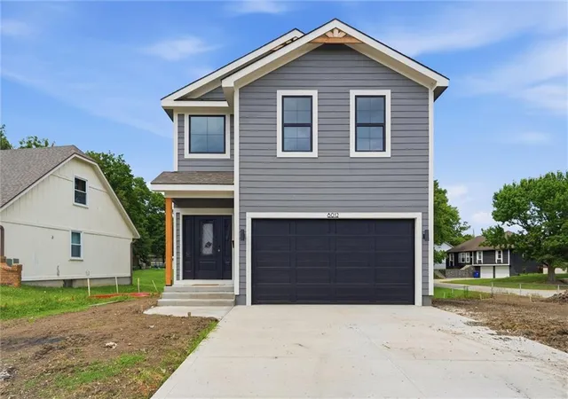 Homes for sale in Grandview, MO | 8012 E 130th St, Grandview, MO 64030 | MLS# 2627231