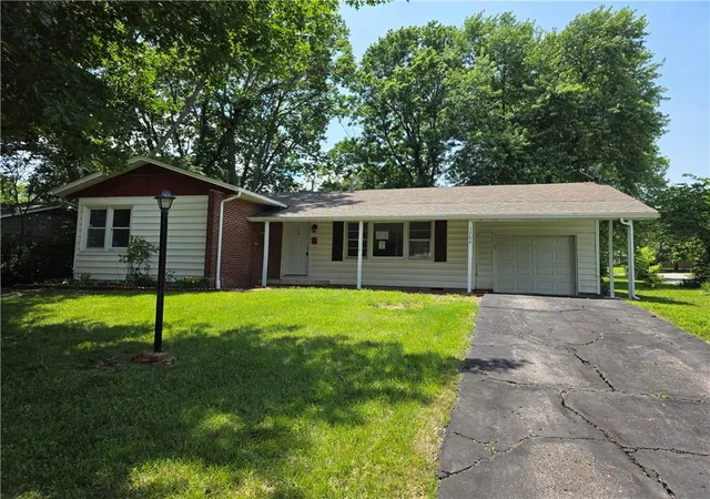 Homes for sale in Fort Scott, KS | 1706 S Eddy St, Fort Scott, KS 66701 | MLS# 2627235