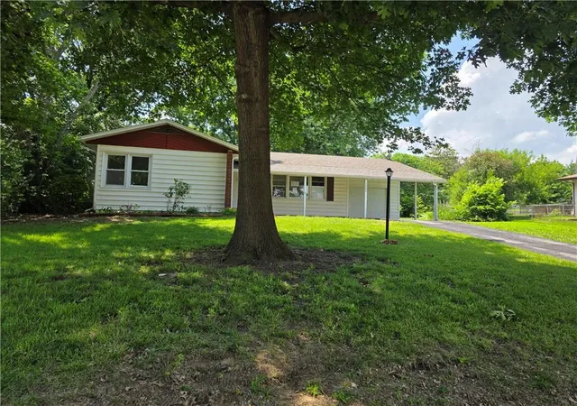 Homes for sale in Fort Scott, KS | 1706 S Eddy St, Fort Scott, KS 66701 | MLS# 2627235