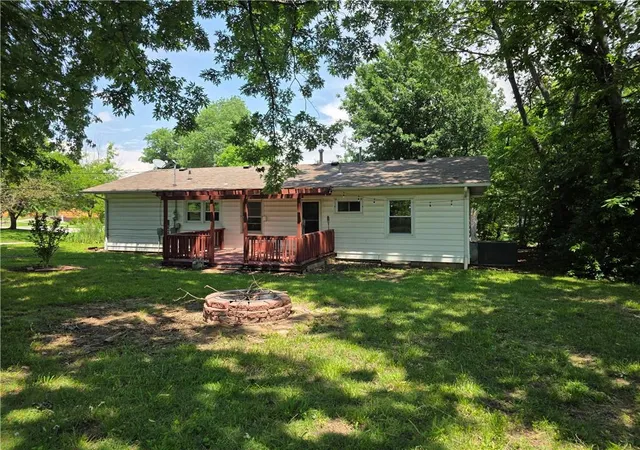 Homes for sale in Fort Scott, KS | 1706 S Eddy St, Fort Scott, KS 66701 | MLS# 2627235