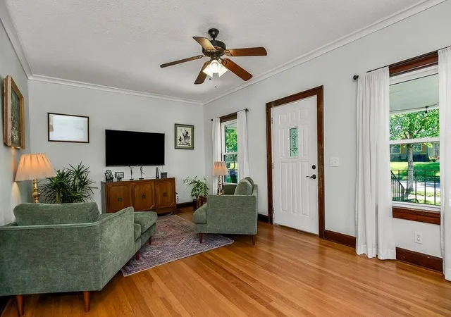 5th image of 6028 Harrison St, Kansas City, MO 64110 | MLS# 2627238