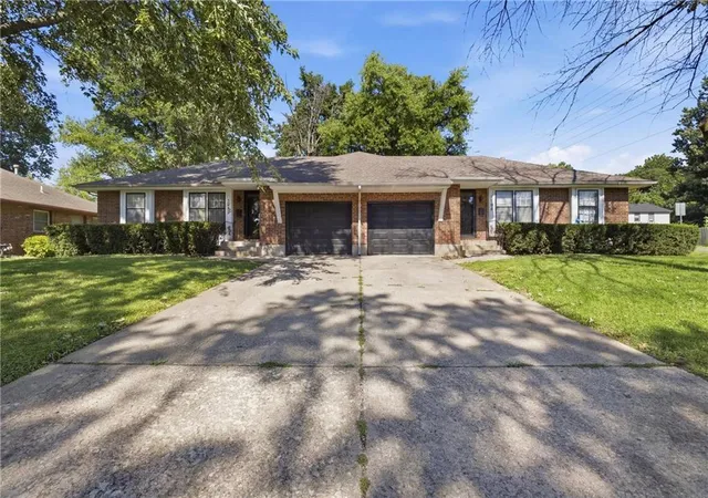 Homes for sale in Raytown, MO | 5900 Westridge Rd, Raytown, MO 64133 | MLS# 2627241