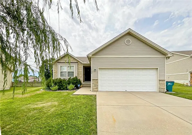 Homes for sale in Grandview, MO | 14404 Eastern Ct, Grandview, MO 64030 | MLS# 2627248