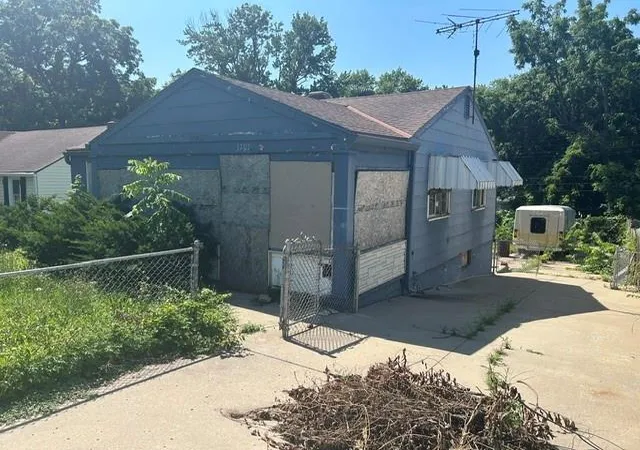 2nd image of 3705 Freeman Ave, Kansas City, KS 66102 | MLS# 2627249