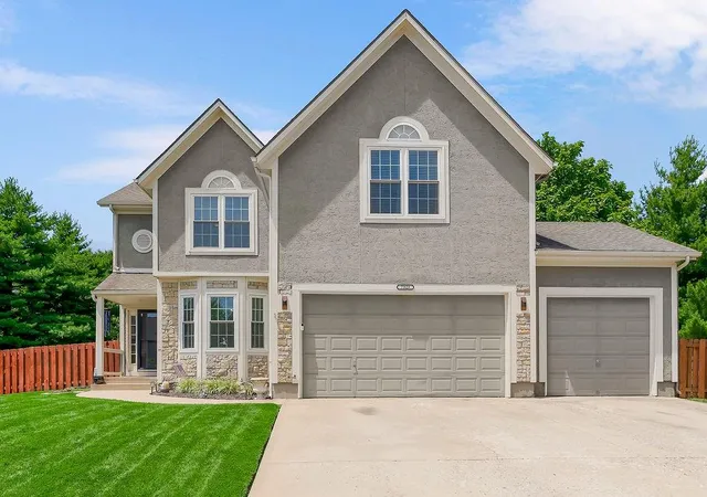 1st image of 7929 W 155th Pl, Overland Park, KS 66223 | MLS# 2627250