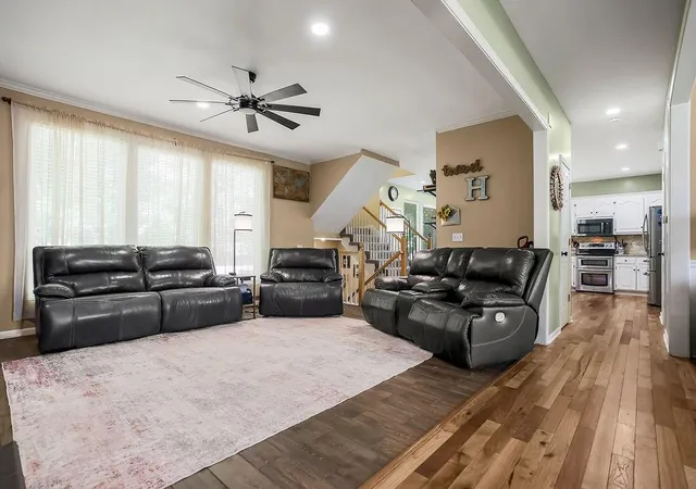 5th image of 7929 W 155Th Pl, Overland Park, KS 66223 | MLS# 2627250