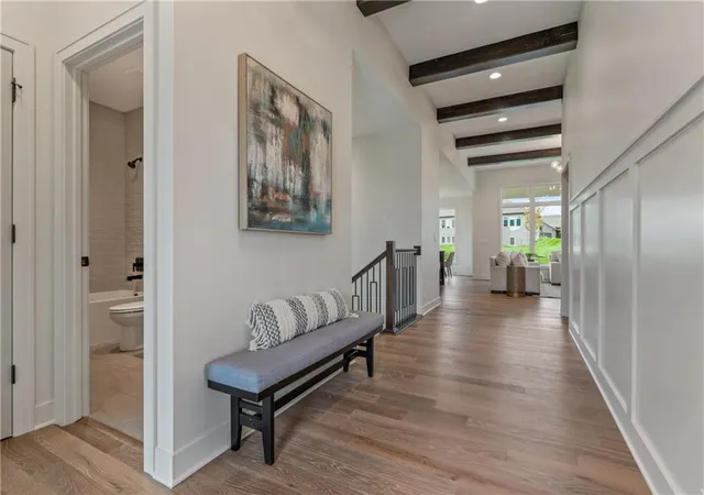 2nd image of 4073 Ne Chapel Manor Dr, Lee's Summit, MO 64064 | MLS# 2627252