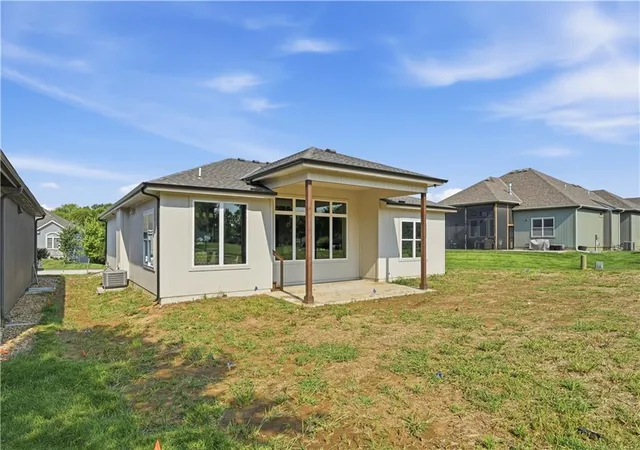 48th image of 4073 Ne Chapel Manor Dr, Lees Summit, MO 64064 | MLS# 2627252