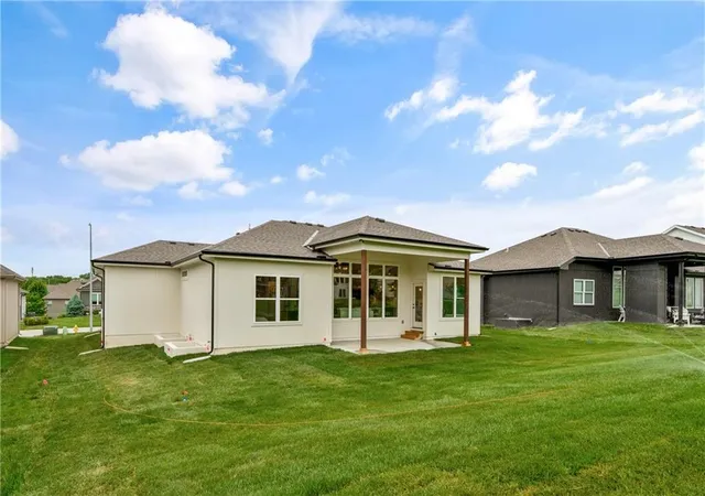 51st image of 4073 Ne Chapel Manor Dr, Lee's Summit, MO 64064 | MLS# 2627252