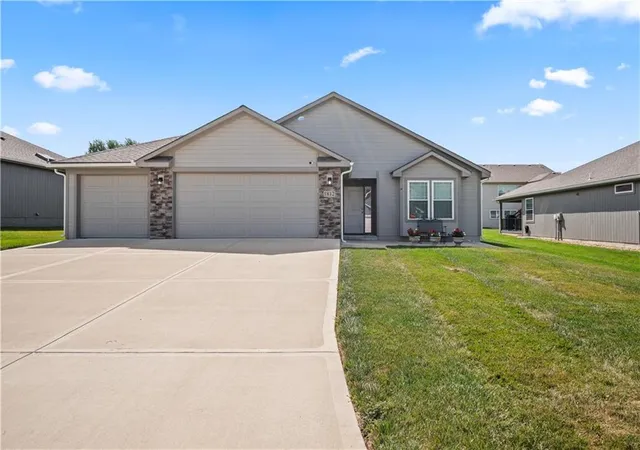 Single family home for sale at 1812 N Crane Ln, Independence, MO 64058 | MLS# 2627255