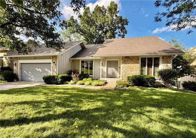 2nd image of 12926 W 76th Ter, Shawnee, KS 66216 | MLS# 2627258