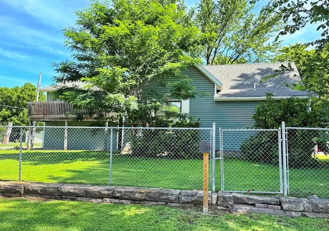 Homes for sale in Nevada, MO | 628 W Arch St, Nevada, MO 64772 | MLS# 2627259