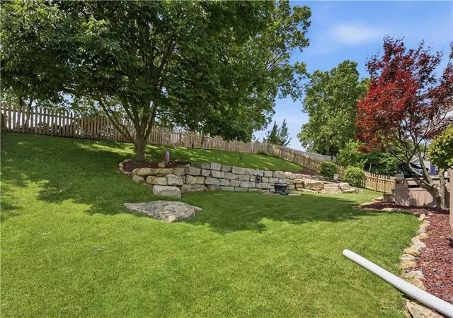 3rd image of 1404 Fox Run Trl, Platte City, MO 64079 | MLS# 2627266