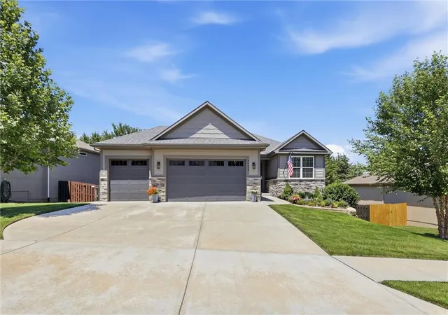 Homes for sale in De Soto, KS | 34486 W 84Th Ter, De Soto, KS 66018 | MLS# 2627285