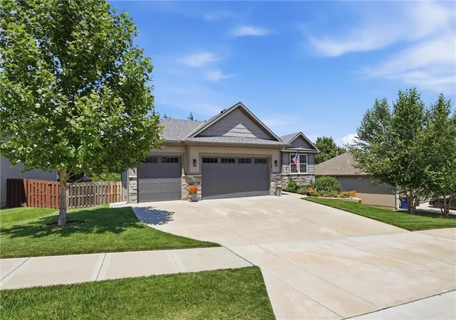 Homes for sale in De Soto, KS | 34486 W 84Th Ter, De Soto, KS 66018 | MLS# 2627285