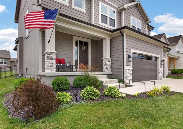 5th image of 4404 Sw Grindstone Cir, Lees Summit, MO 64082 | MLS# 2627288