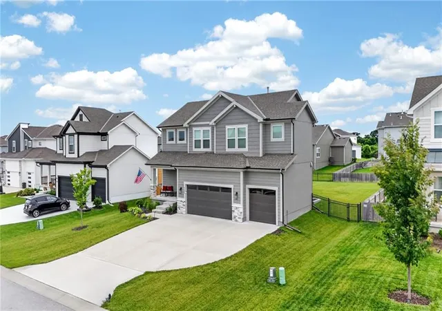 52nd image of 4404 Sw Grindstone Cir, Lees Summit, MO 64082 | MLS# 2627288