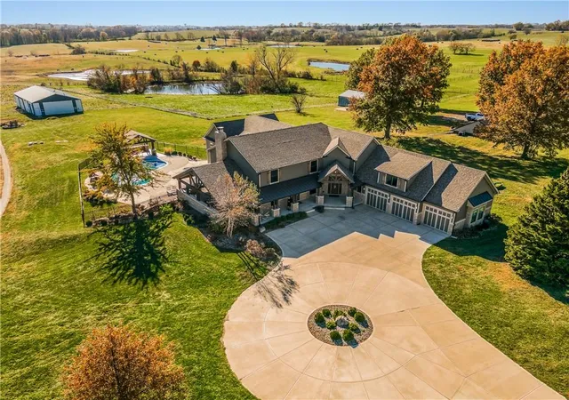 Photo 1 of Mansion for sale at 15615 Ne 116th Street, Kearney, MO 64060 | MLS# 2627292 | Listing updated on 2026-06-29