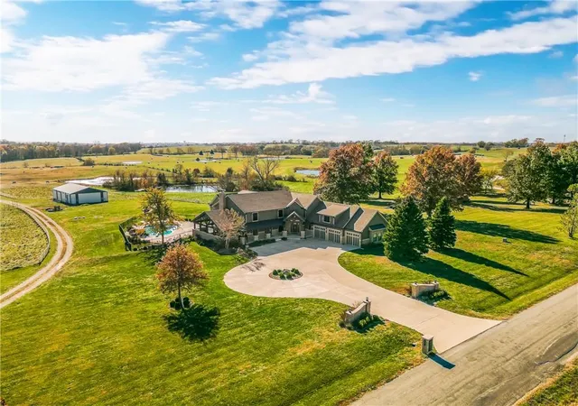 Photo 2 of Mansion for sale at 15615 Ne 116th Street, Kearney, MO 64060 | MLS# 2627292 | Listing updated on 2026-06-29
