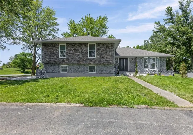 Homes for sale in Kearney, MO | 12223 Hills Rd, Kearney, MO 64060 | MLS# 2627293