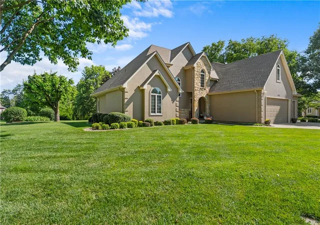2nd image of 4214 Victory Cir, Lee's Summit, MO 64082 | MLS# 2627300