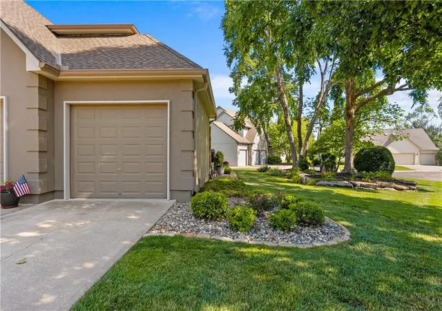 3rd image of 4214 Victory Cir, Lee's Summit, MO 64082 | MLS# 2627300