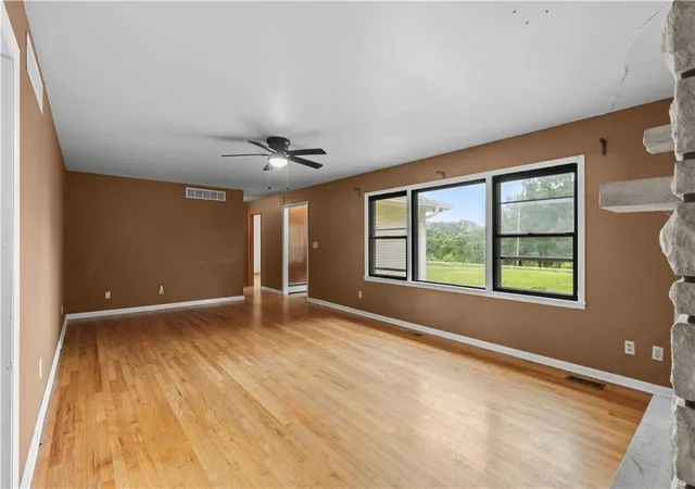 Photo 3 of Single family home for sale at 17029 Springdale Rd, Leavenworth, KS 66048 | MLS# 2627303 | Listing updated on 2026-08-31