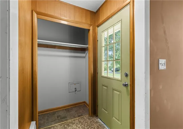 Photo 3 of Single family home for sale at 17029 Springdale Rd, Leavenworth, KS 66048 | MLS# 2627303 | Listing updated on 2026-08-31