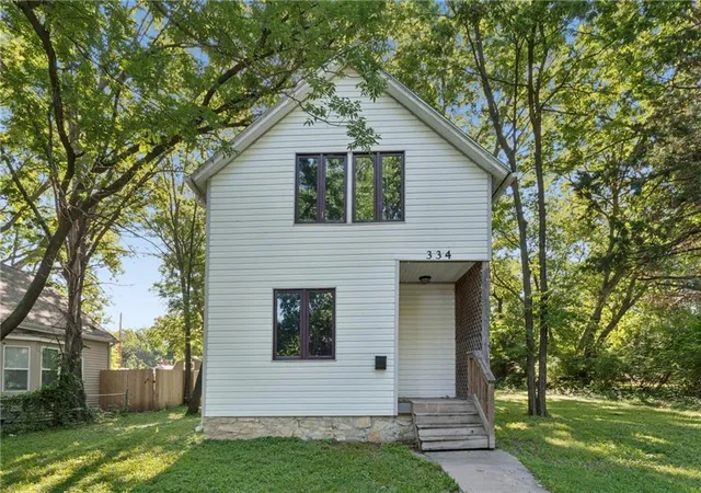 Homes for sale in Topeka, KS | 334 Sw Orchard St, Topeka, KS 66606 | MLS# 2627305